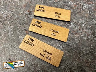 Houten naambadge 70x30mm eiken